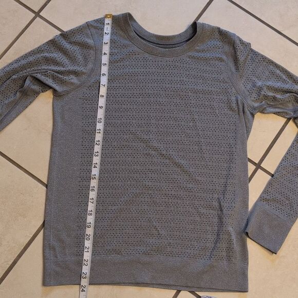 Lululemon Breeze By Long sleeve Perforated Top Slate Grey Size 6 - Picture 6 of 9